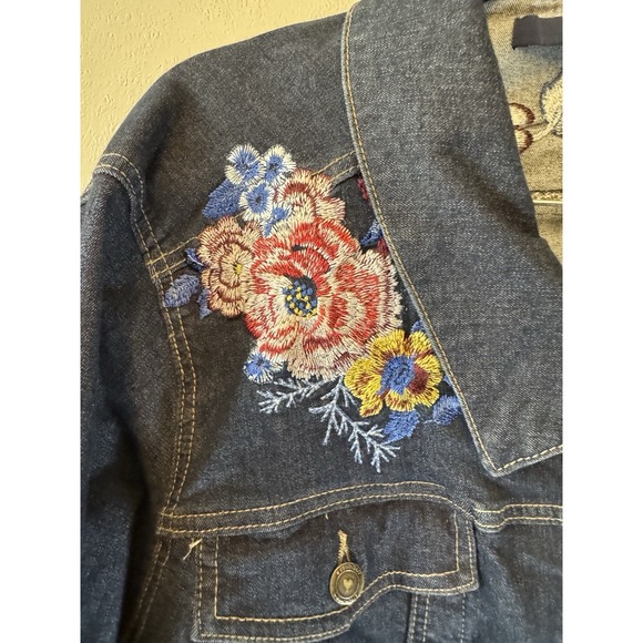 Denim 24/7 Plus Size Floral Embroidered Jean Jacket Size 32W - Picture 2 of 5